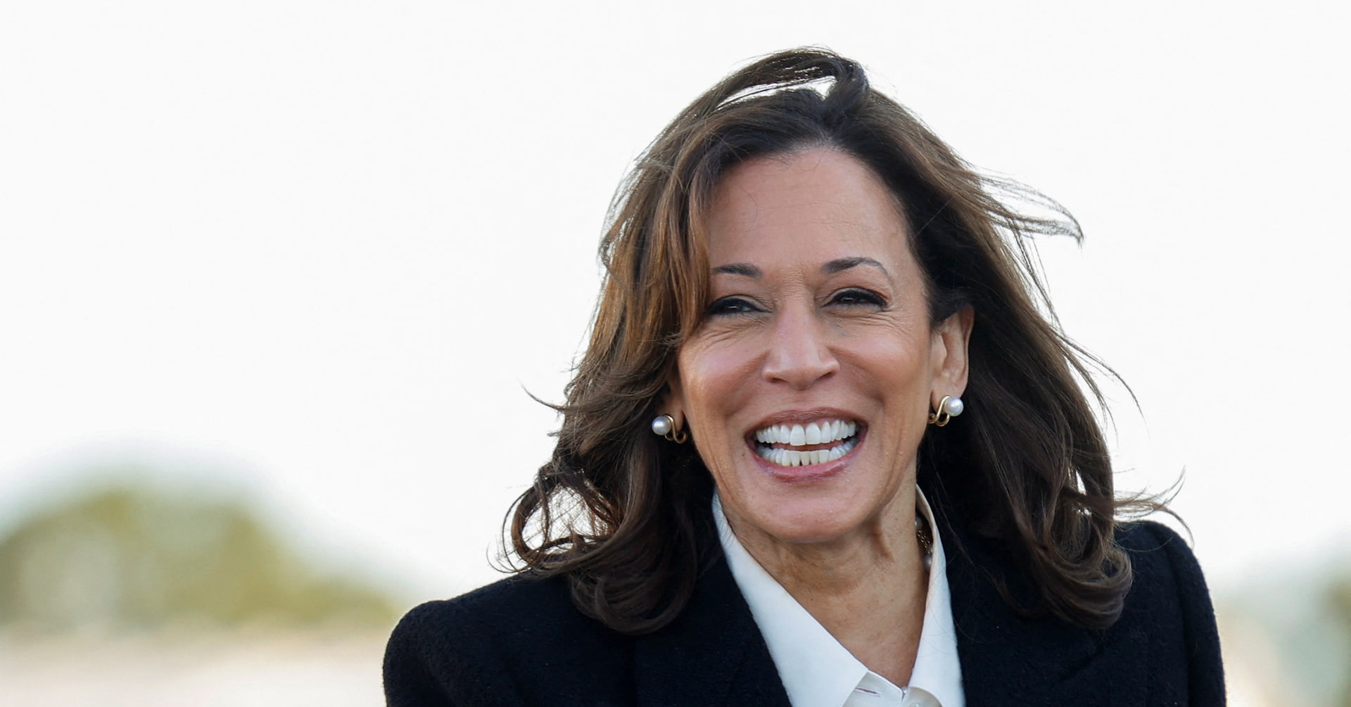 Exclusive: Kamala Harris could join podcaster Joe Rogan for an inte...